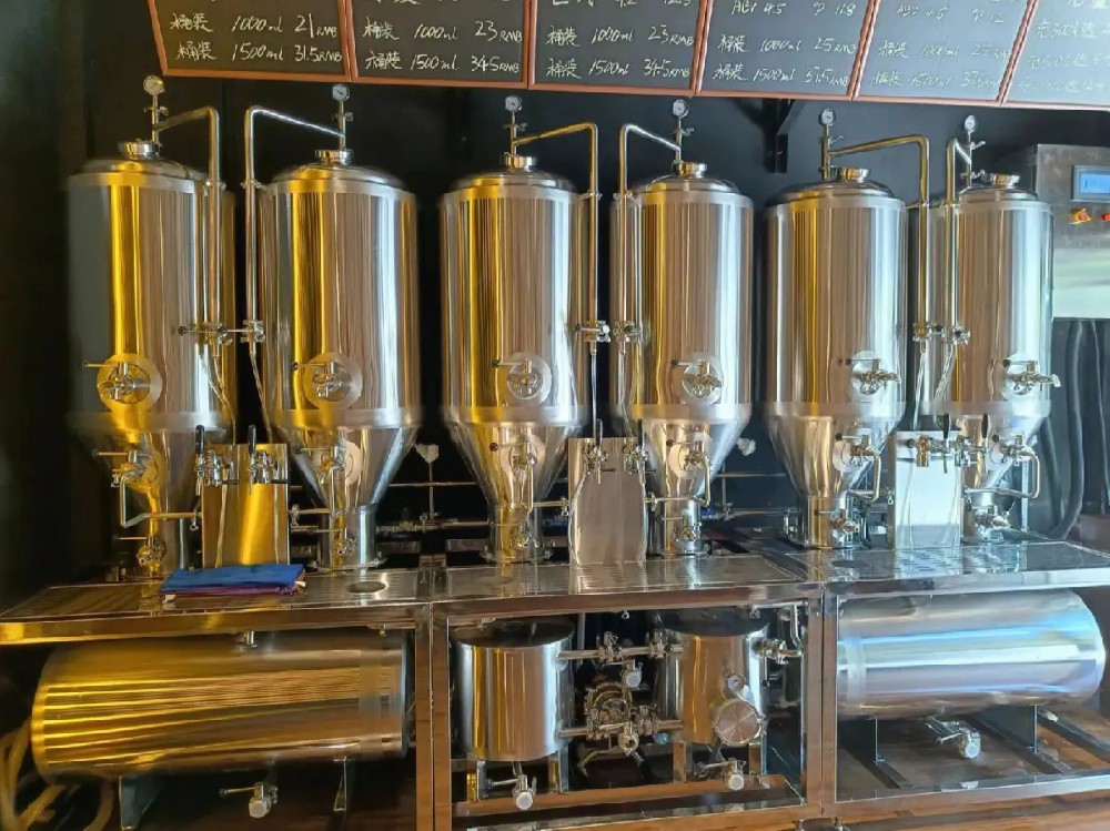 入手一套精釀啤酒設(shè)備多少錢？