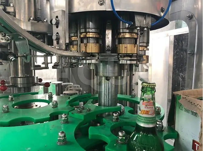 啤酒瓶灌裝機(jī)