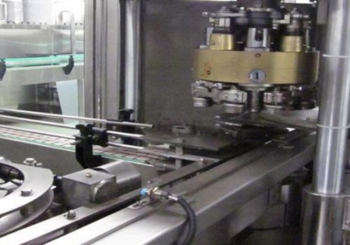 啤酒灌裝機(jī)日常保養(yǎng)需要注意的4個(gè)事項(xiàng)